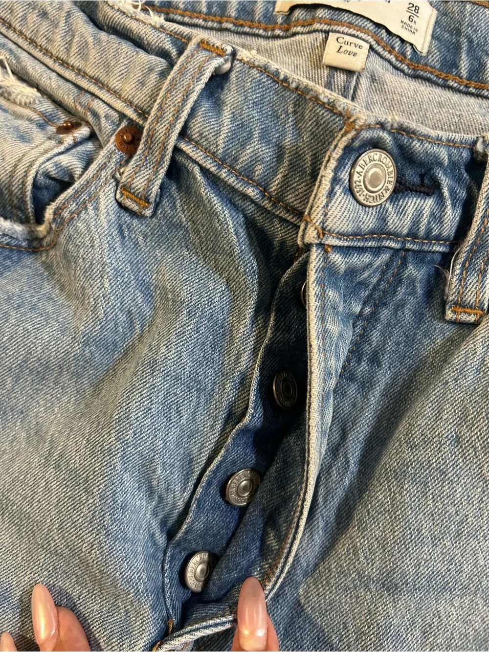 Women’s Abercrombie and Fitch the 90s baggy low rise jeans size 28
